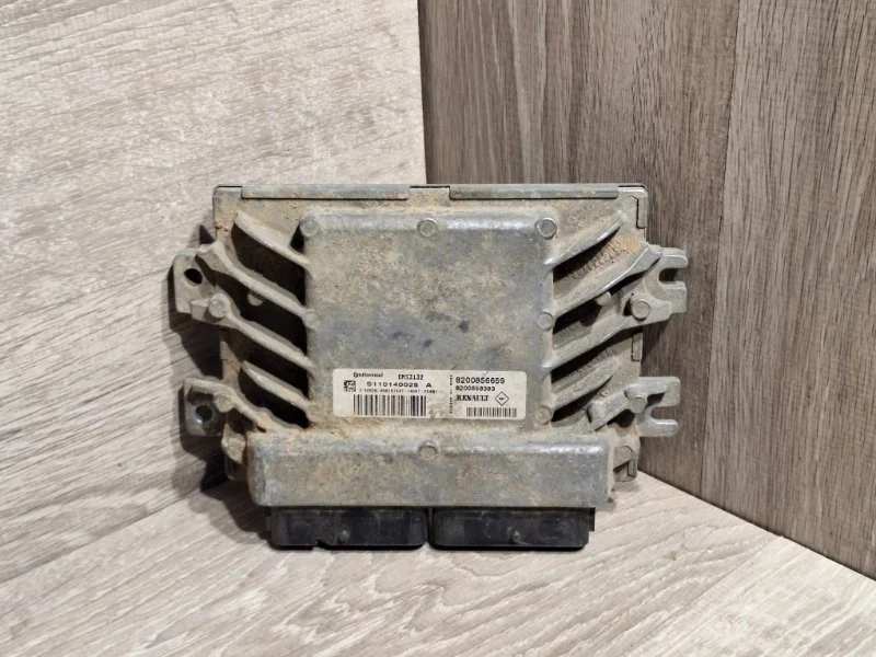 Блок управления двигателем Renault Logan 2004-2014 8200856659 1