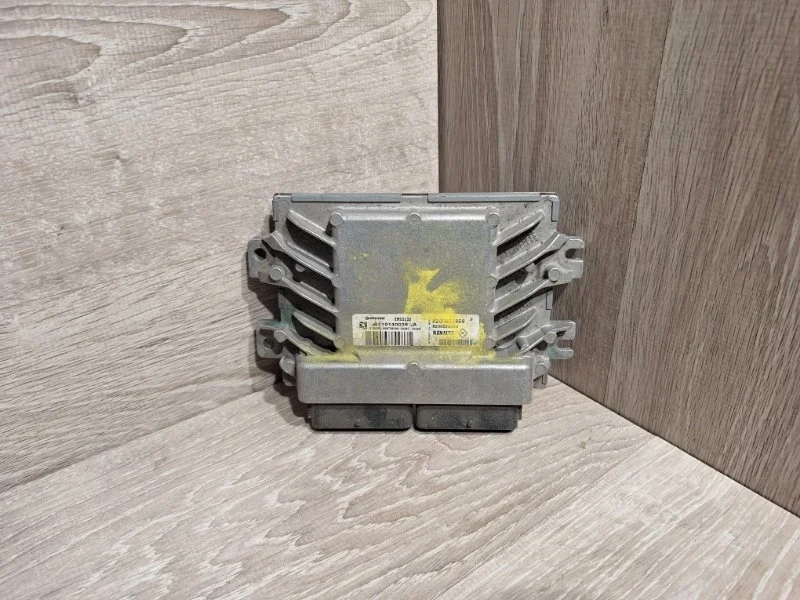 Блок управления двигателем Renault Logan 2004-2014 8200856659 1