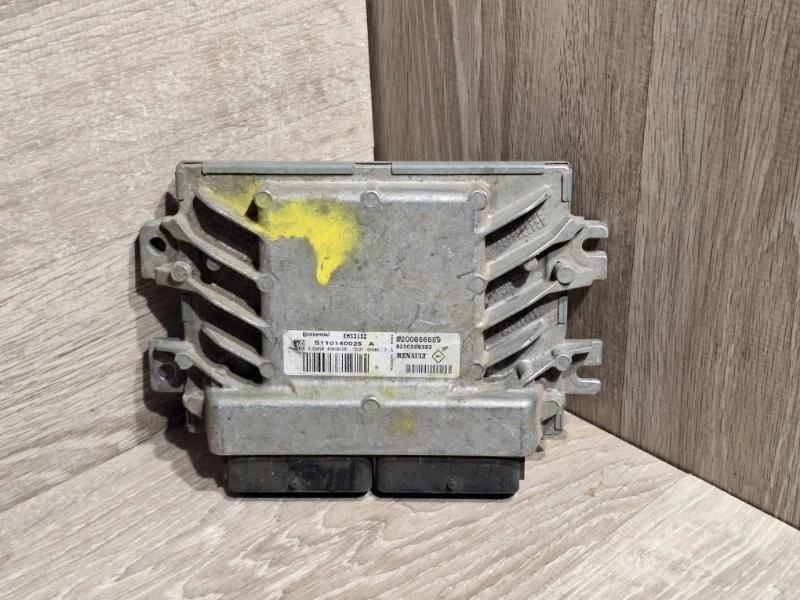 Блок управления двигателем Renault Logan 2004-2014 8200856659 1