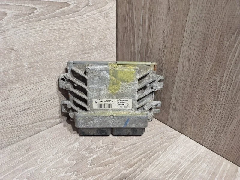 Блок управления двигателем Renault Logan 2004-2014 8200856659 1