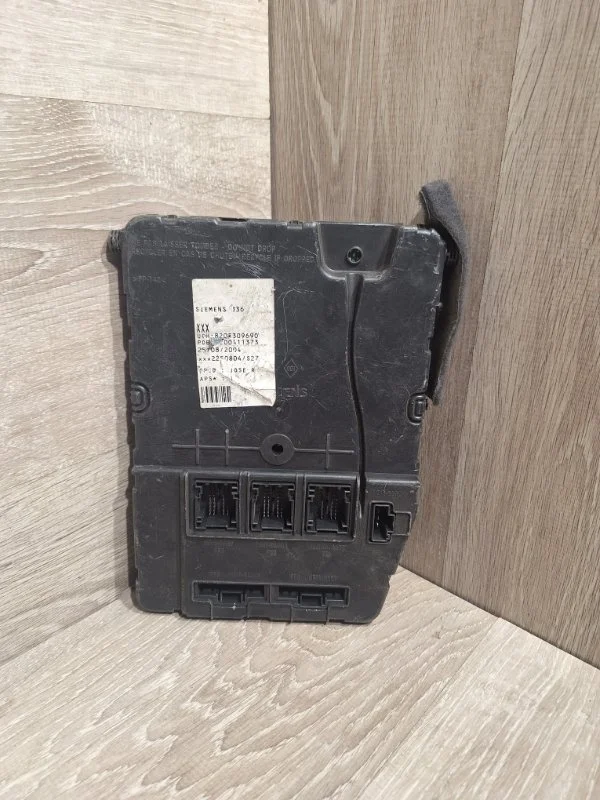 Блок комфорта Renault Megane 2002-2010 8200309690 2