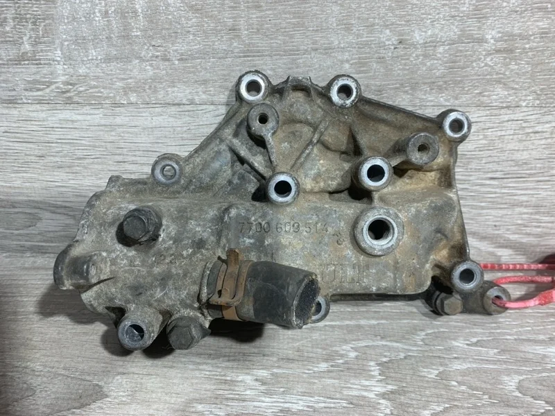 Корпус термостата Renault Fluence 2009-2017 7700600514