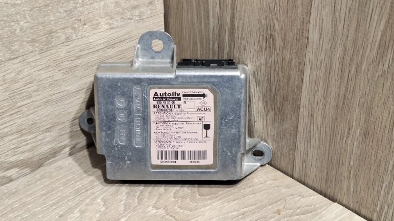 Блок управления SRS Renault Megane 2002-2009 8200682387 2