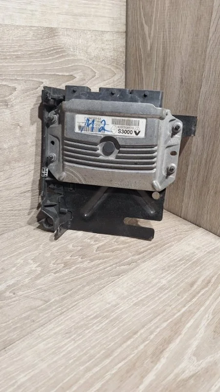 Блок управления двигателем Renault Megane 2002-2010 8200751638 2