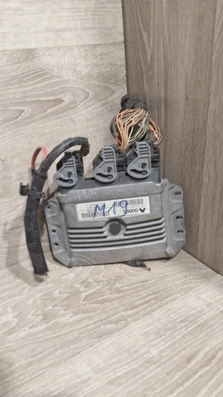 Блок управления двигателем Renault Megane 2002-2010 8200509516 2