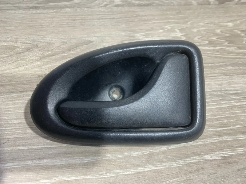 Ручка двери внутренняя Renault Logan 2006 7700830079 СЕДАН K7M 710, правая
