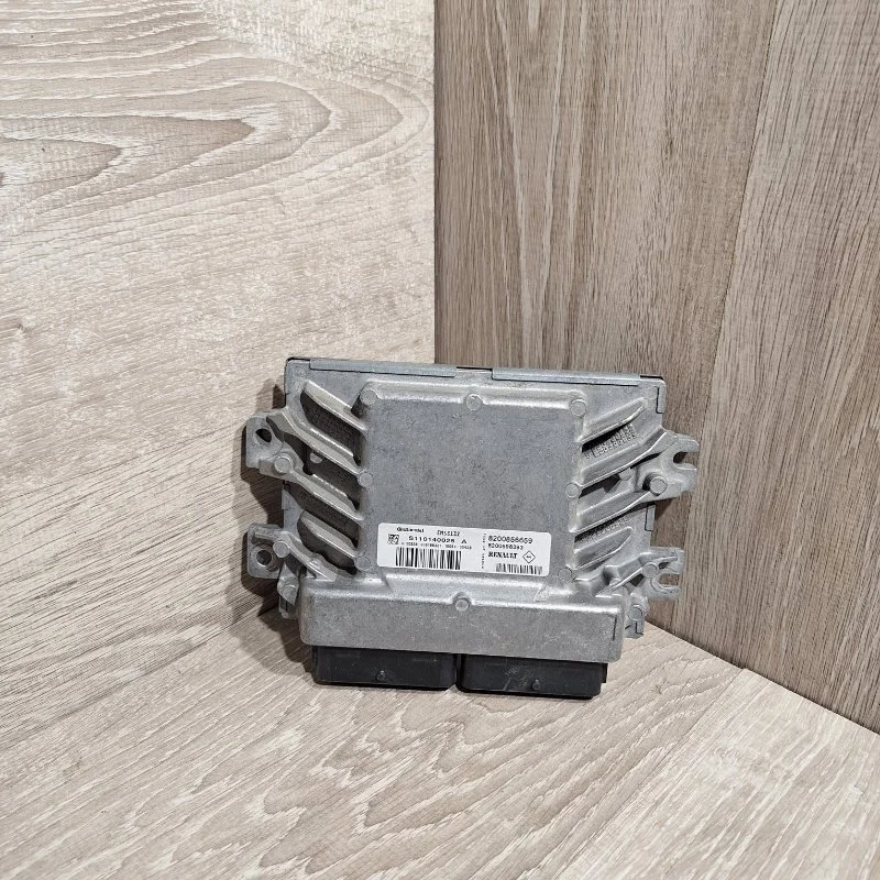 Блок управления двигателем Renault Logan 2004-2013 8200856659 1