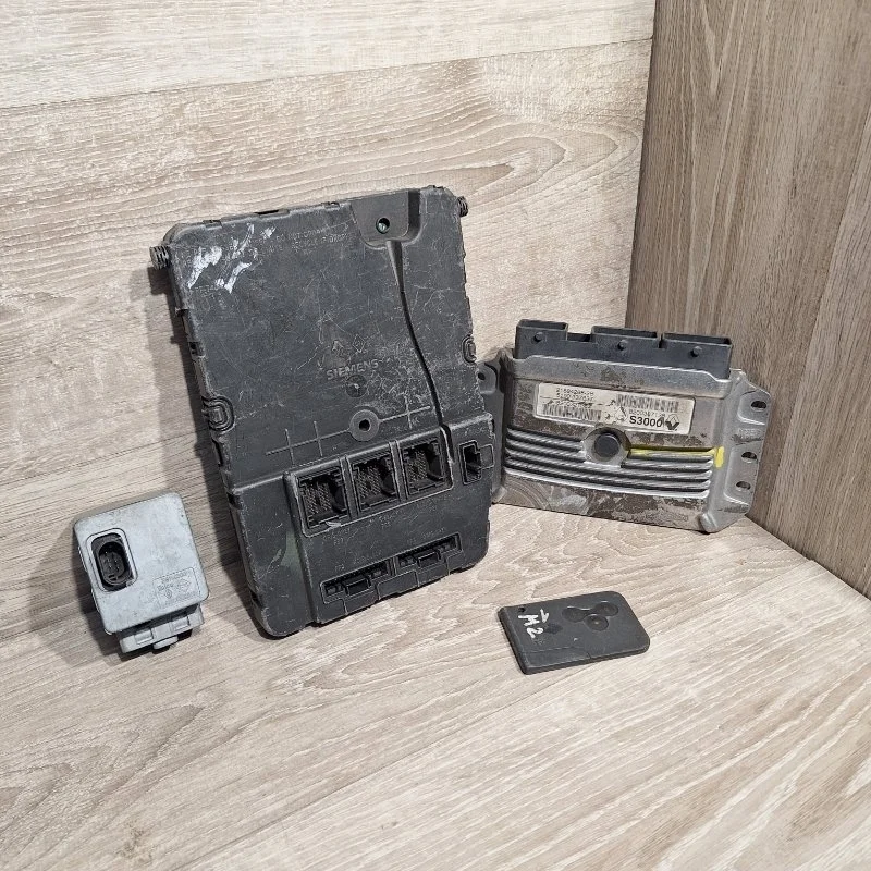 Комплект управления двигателем Renault Megane 2003-2010 8200387138 2