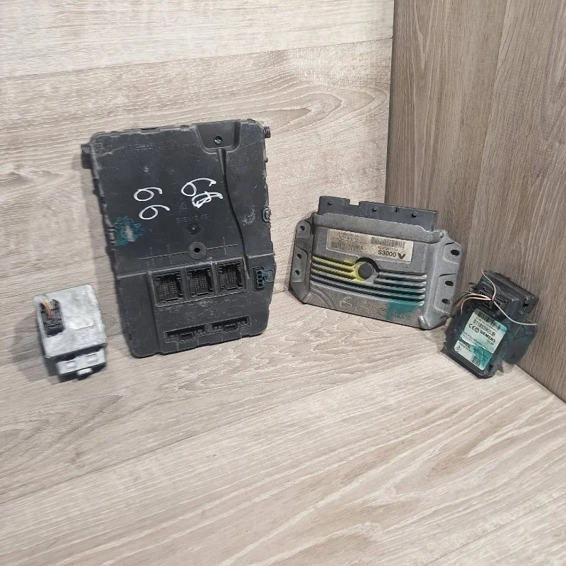 Комплект управления двигателем Renault Megane 2003-2010 8200387138 2