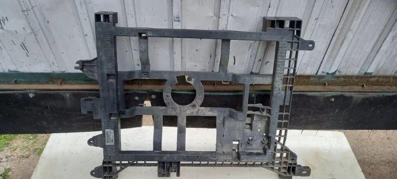 Дифузор вентилятора ДВС Renault Duster 2012 8200880554 1, передний