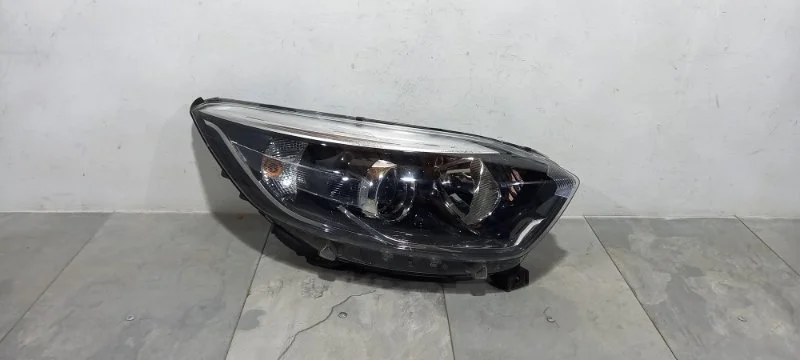 Фара галогеновая Renault Kaptur 2015 260108765R 1, передняя правая