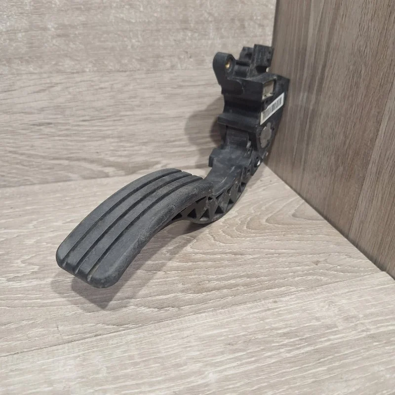 Педаль газа Renault Megane 2008-2016 180100020R 3