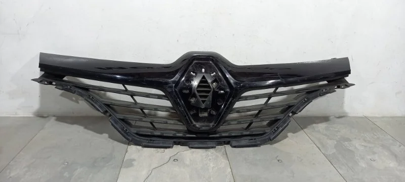 Решетка радиатора Renault Kaptur 2016-2020 623103985R 1