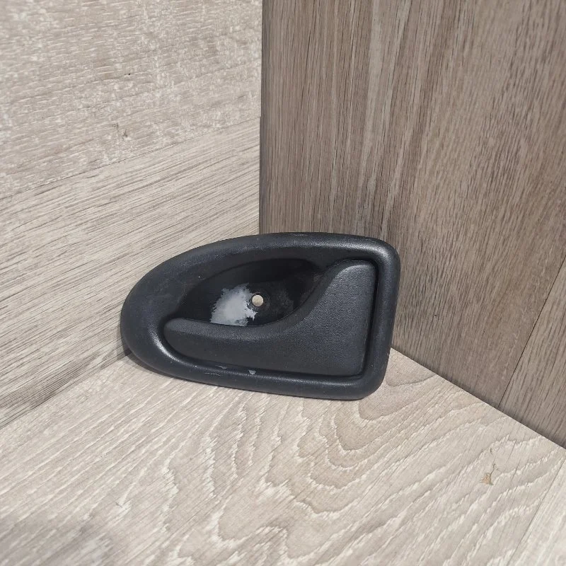 Ручка двери внутренняя Renault Logan 2004-2014 7700830079 1, правая