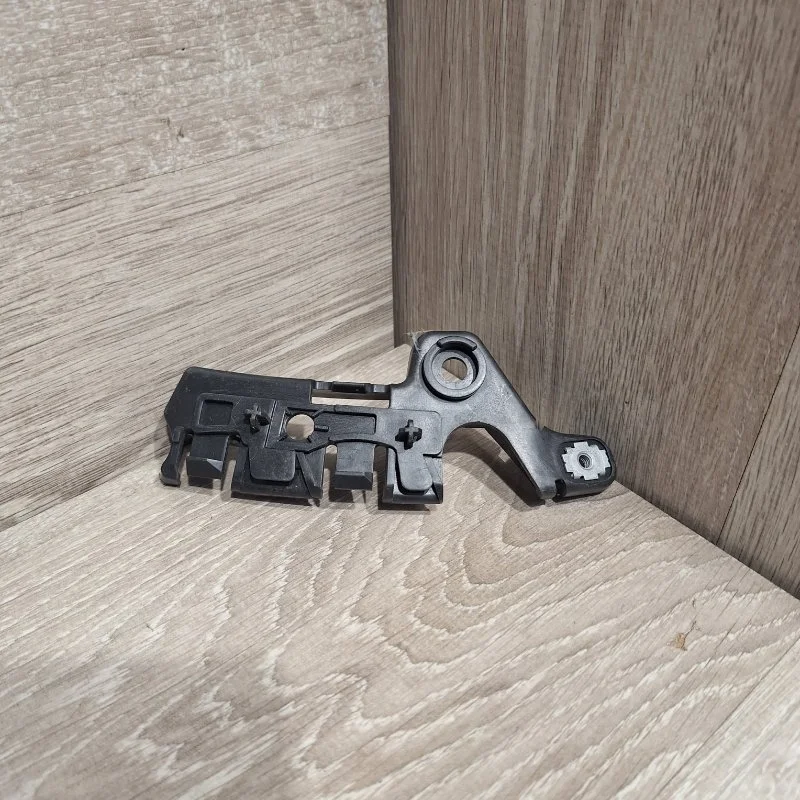 Кронштейн бампера Renault Megane 2008-2016 620940002R 3, передний левый