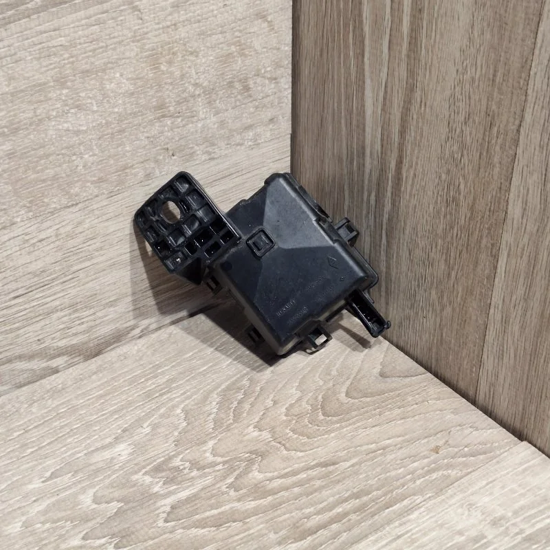 Корпус блока предохранителей Renault Fluence 2009-2017 243880001R