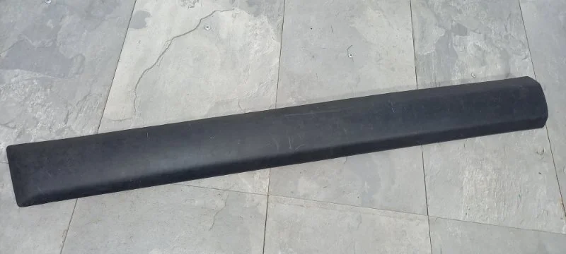 Молдинг двери Renault Sandero 2008-2014 8200735137 1, передний левый