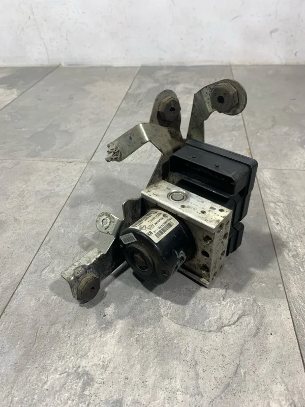 Блок ABS Renault Fluence 2008-2013 476606747R 1