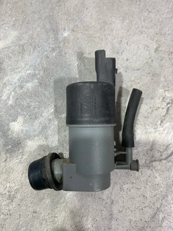 Моторчик бачка омывателя Renault Logan 2004-2022 8200031805 СЕДАН