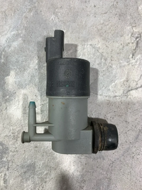 Моторчик бачка омывателя Renault Logan 2004-2022 8200031805 СЕДАН