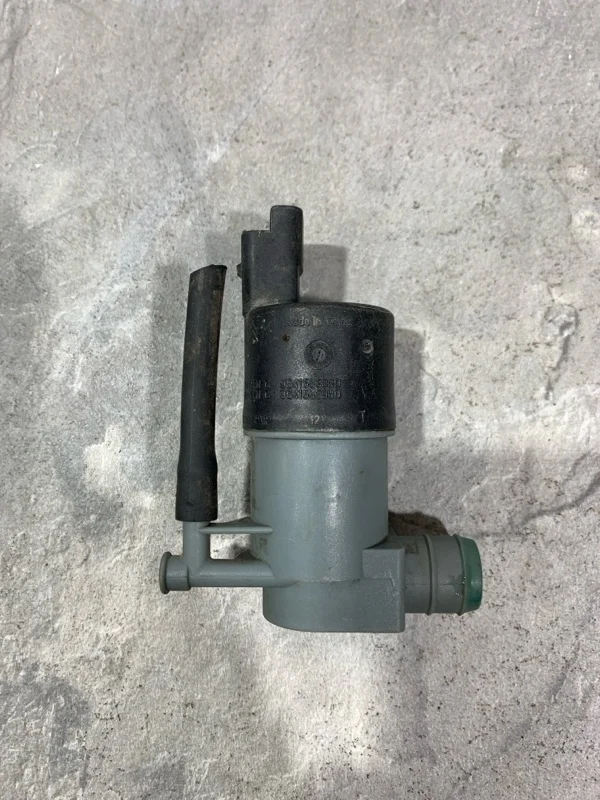 Моторчик бачка омывателя Renault Logan 2004-2022 8200031805 СЕДАН