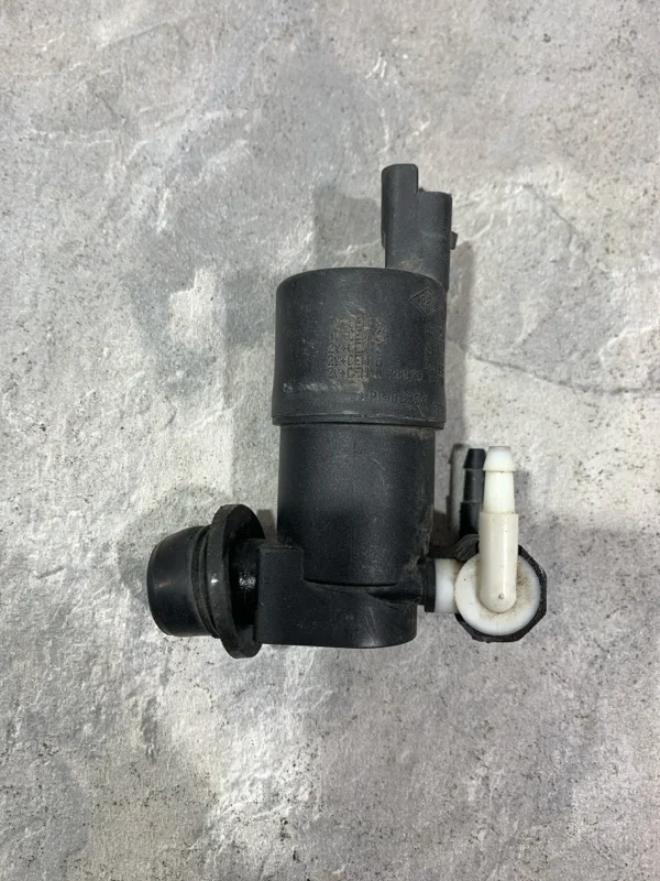 Моторчик бачка омывателя Renault Sandero 2008-2014 8200316568 ХЭТЧБЕК (5ДВ)