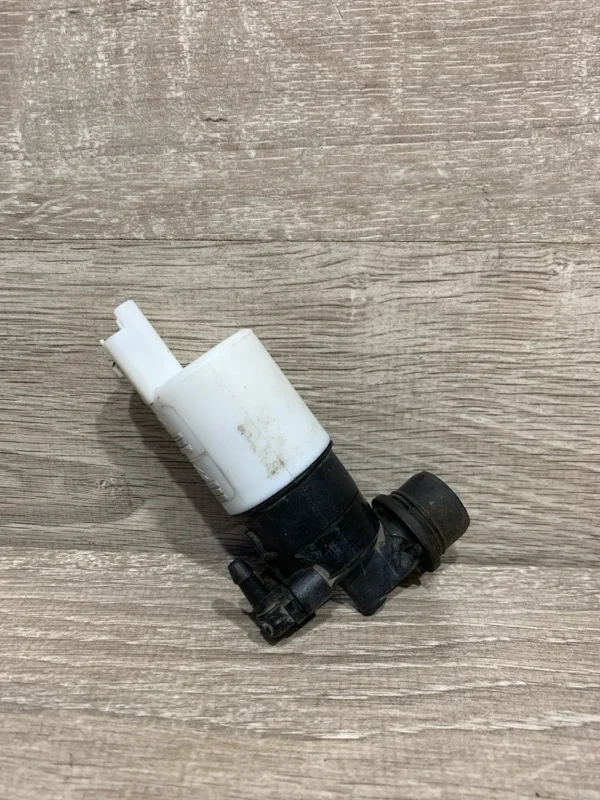 Моторчик бачка омывателя Renault Megane 2003-2016 8200067015