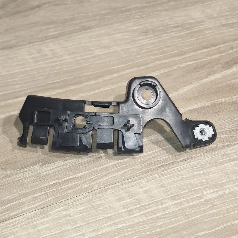 Кронштейн бампера Renault Megane 2008-2013 620940001R 3, передний левый