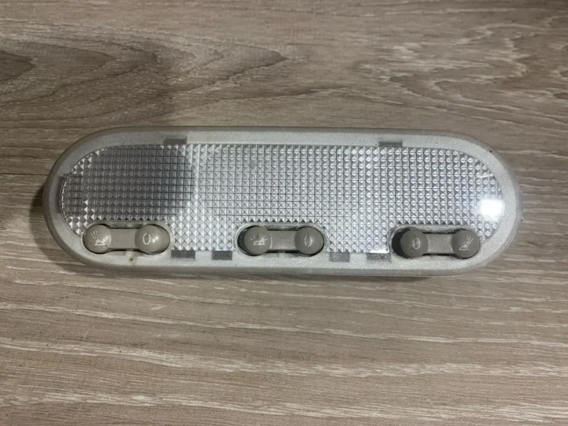 Плафон подсветки салона Renault Megane 2002-2009 8200073234 2
