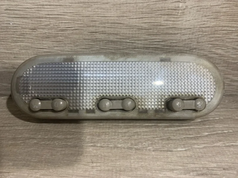 Плафон подсветки салона Renault Megane 2002-2009 8200073234 2