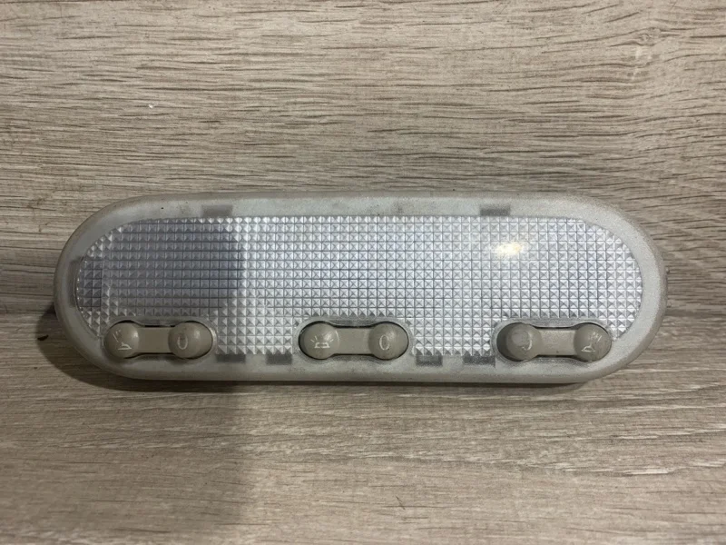 Плафон подсветки салона Renault Megane 2002-2009 8200073234 2