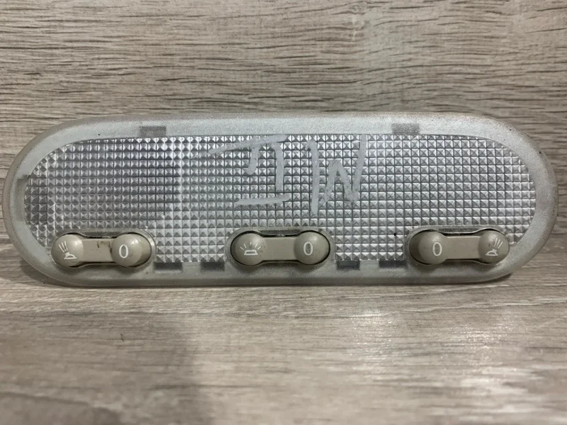 Плафон подсветки салона Renault Megane 2002-2009 8200073234 2