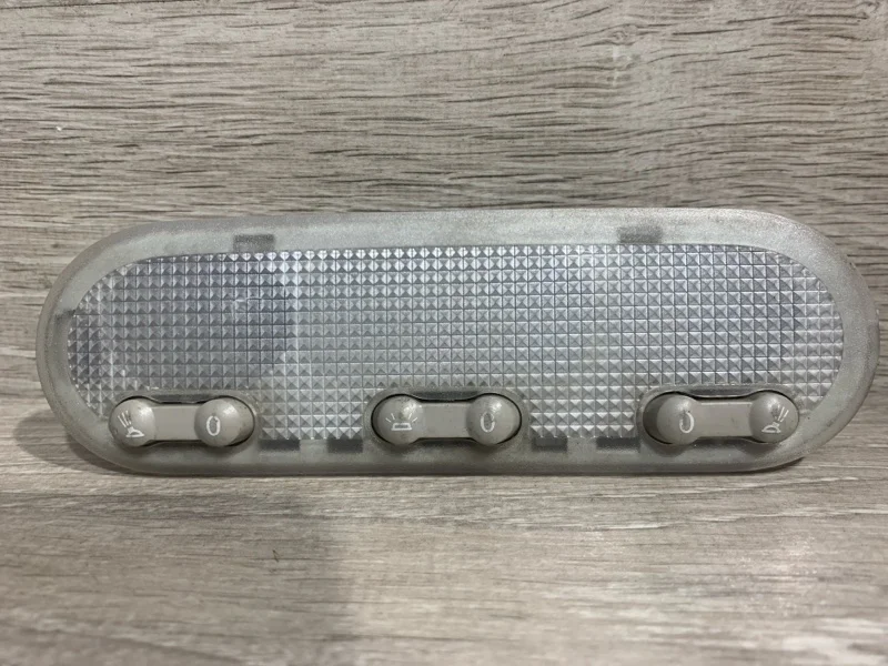 Плафон подсветки салона Renault Megane 2002-2009 8200073234 2
