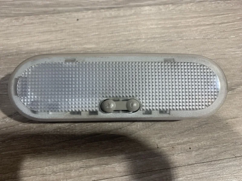 Плафон подсветки салона Renault Sandero 2004-2022 8200074362 ХЭТЧБЕК (5ДВ)