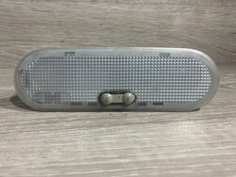 Плафон подсветки салона Renault Sandero 2004-2022 8200074362 ХЭТЧБЕК (5ДВ)