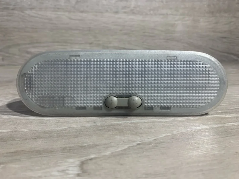 Плафон подсветки салона Renault Sandero 2004-2022 8200074362 ХЭТЧБЕК (5ДВ)