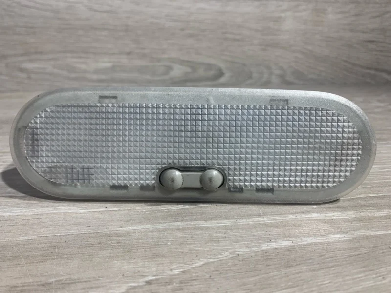 Плафон подсветки салона Renault Sandero 2004-2022 8200074362 ХЭТЧБЕК (5ДВ)