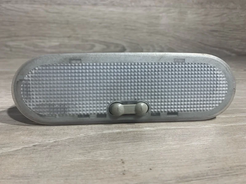 Плафон подсветки салона Renault Sandero 2004-2022 8200074362 ХЭТЧБЕК (5ДВ)