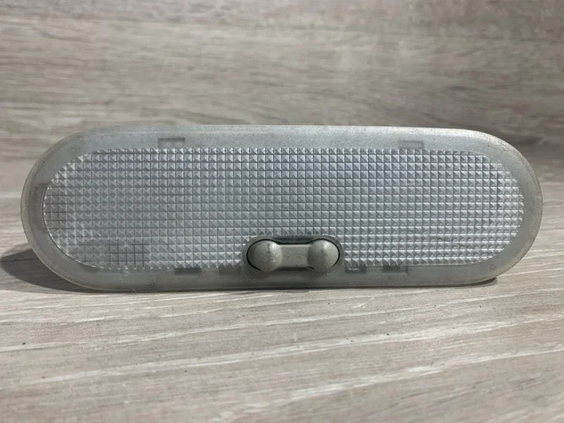 Плафон подсветки салона Renault Sandero 2004-2022 8200074362 ХЭТЧБЕК (5ДВ)