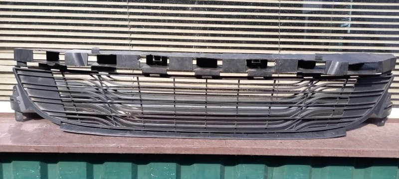Решетка в бампер Renault Megane 2008-2013 622543994R 3, передняя