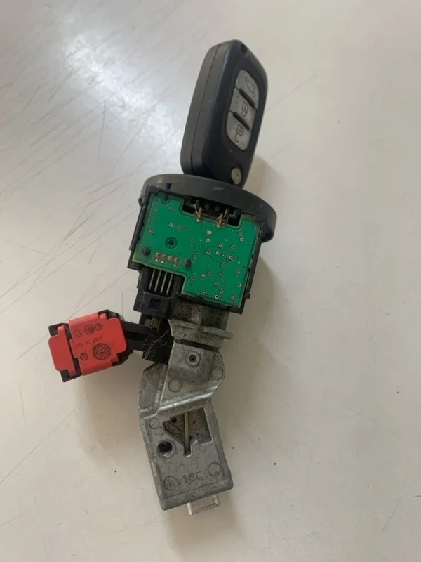 Замок зажигания Renault Fluence 2008-2013 8200214168 1