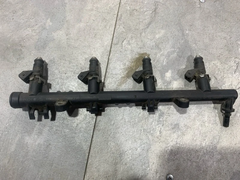 Топливная рейка Renault Fluence 2008-2013 8200135504 1 К4М