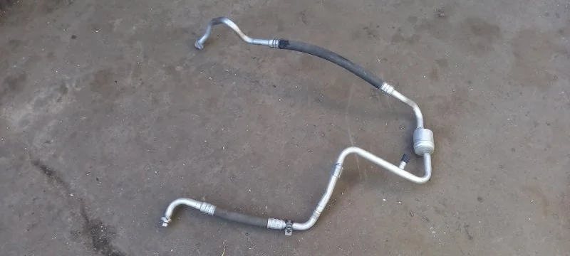 Трубка кондиционера Renault Logan 2015 8200687076 СЕДАН K4MC697