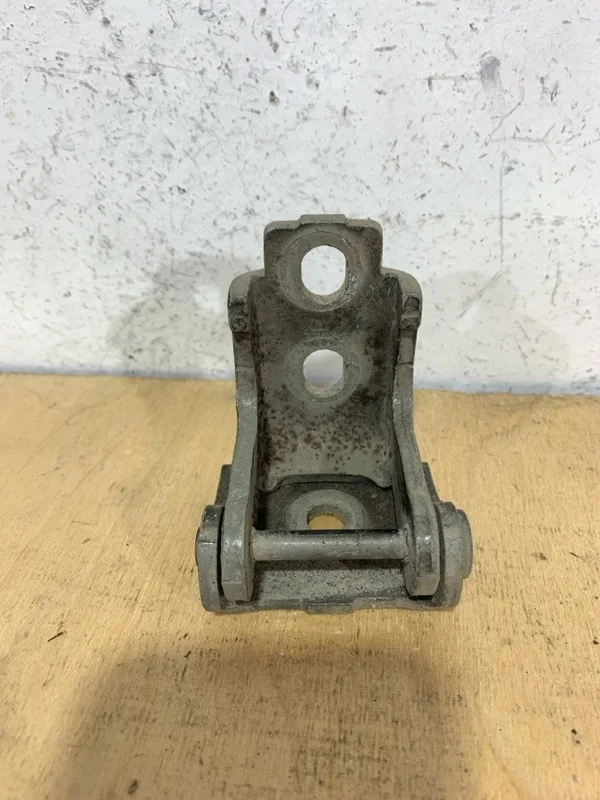 Петля двери Renault Fluence 2008-2015 804200003R 1