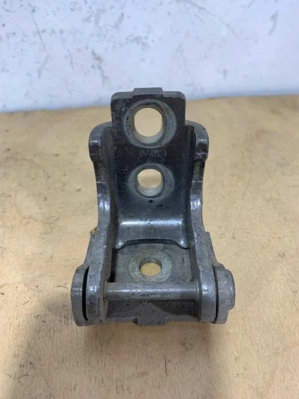 Петля двери Renault Fluence 2008-2015 804200003R 1