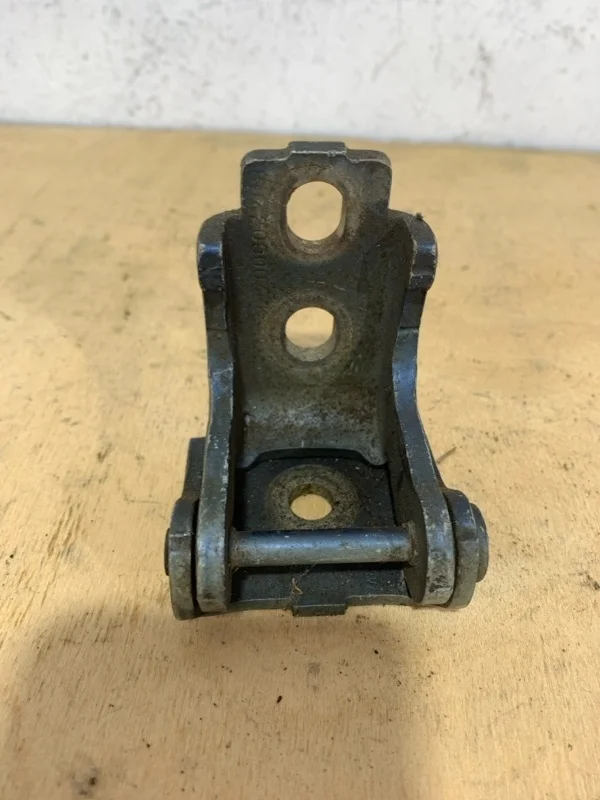 Петля двери Renault Fluence 2008-2015 804200003R 1