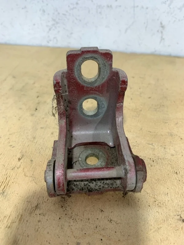 Петля двери Renault Fluence 2008-2015 804200003R 1