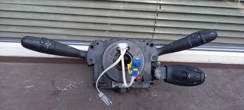 Блок подрулевых переключателей Peugeot Partner 2012 96662450XT B9 5FS