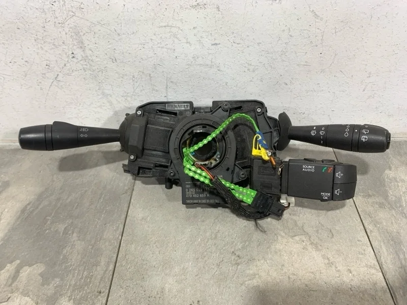 Блок подрулевых переключателей Renault Kaptur 2019 281156612R H4M