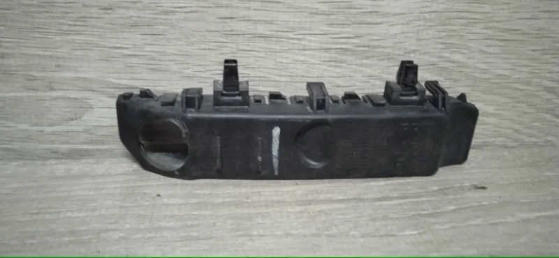 Кронштейн бампера Kia Cerato 2014 86513A7000 СЕДАН G4FG, передний левый